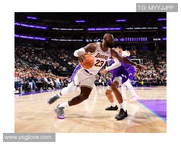 湖人客场击败爵士，詹姆斯送出全面表现