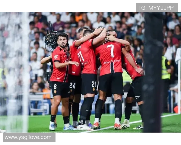 皇家马德里客场2-0击败马略卡，稳居西甲榜首